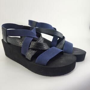 MUK LUKS Women's Size 10 Sabine Wedge Sandals Black and Blue.